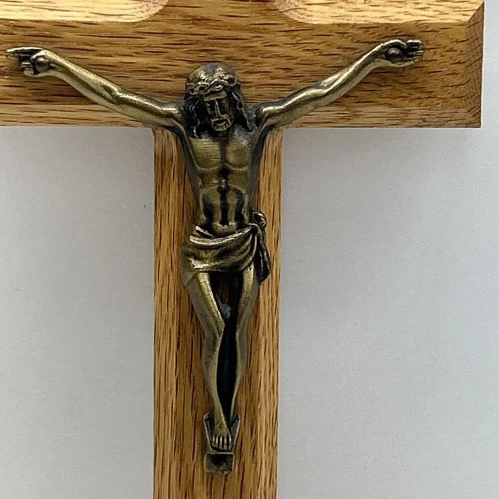 Vintage 1995 Tiffany Cross Co. Handcrafted Red‎ Oak Wall Crucifix W/ Jesus INRI